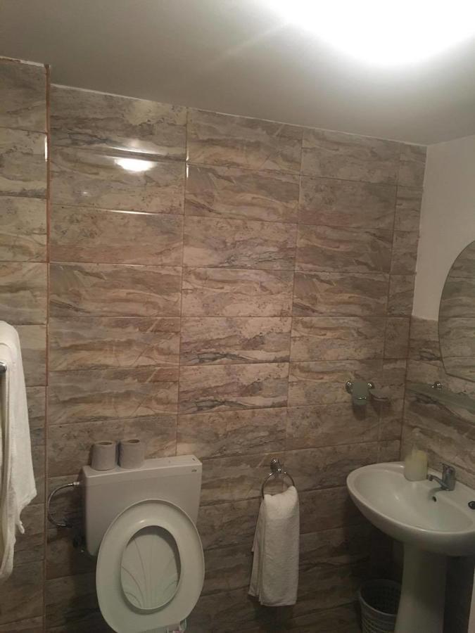 Hotel Dinastia Piteşti Eksteriør billede