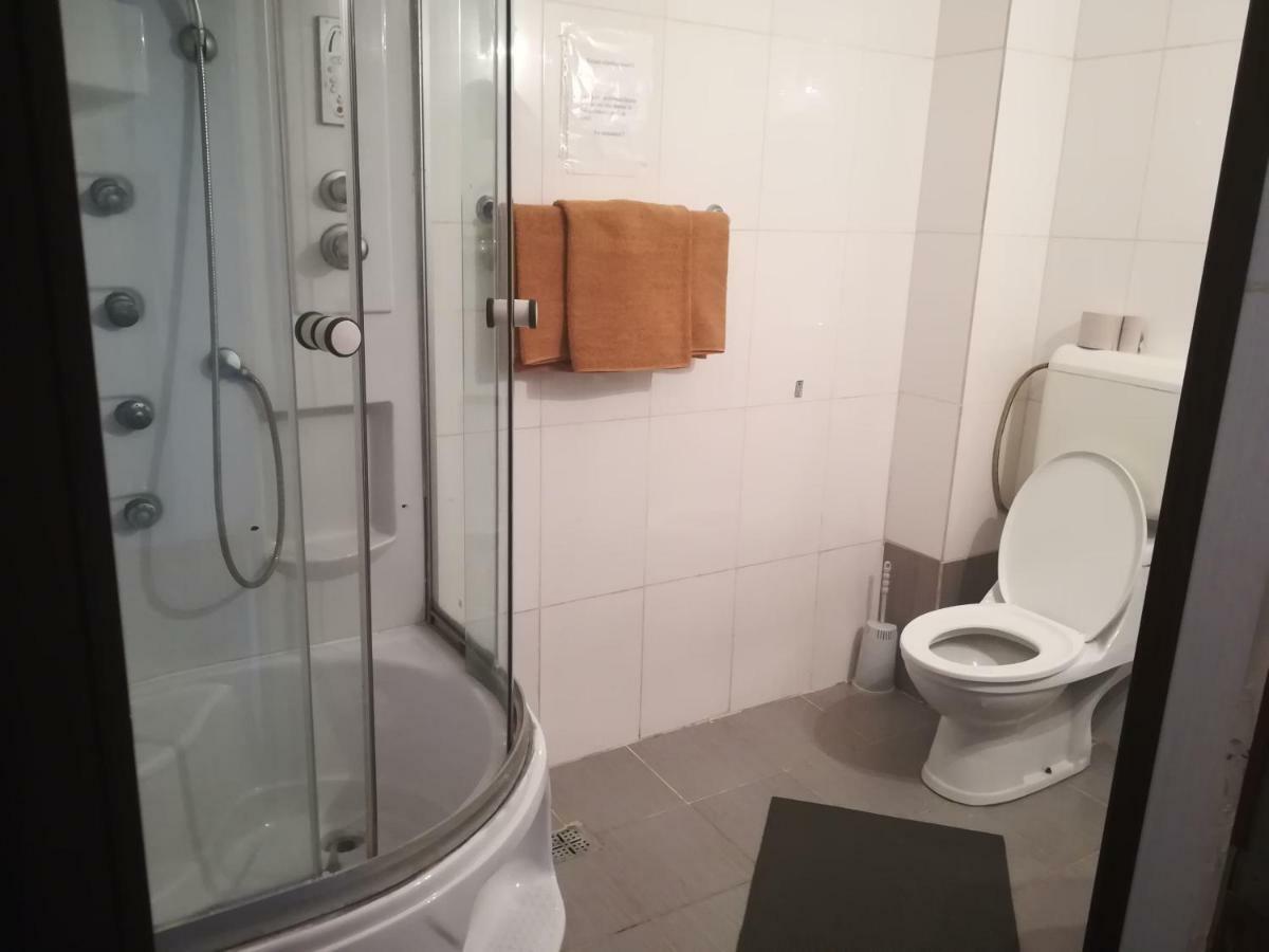 Hotel Dinastia Piteşti Eksteriør billede